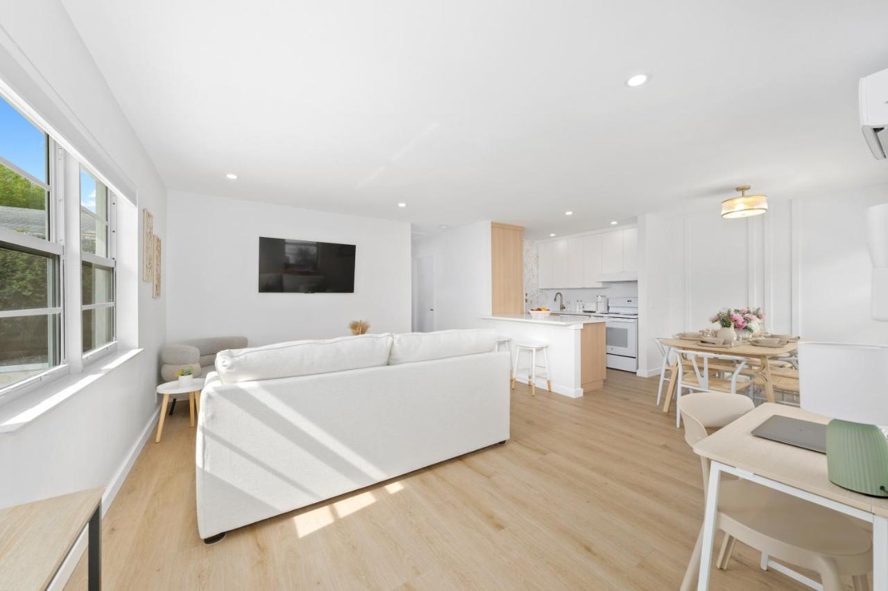 M Lake Worth Beach - Modern Villas Near West Palm Beach, Chic Retro Vibes, King Bed, Cozy Backyard, Bbq, Workspace, High-Speed Internet, Free Parking, 5 Minutes To Downtown & Beach Dış mekan fotoğraf