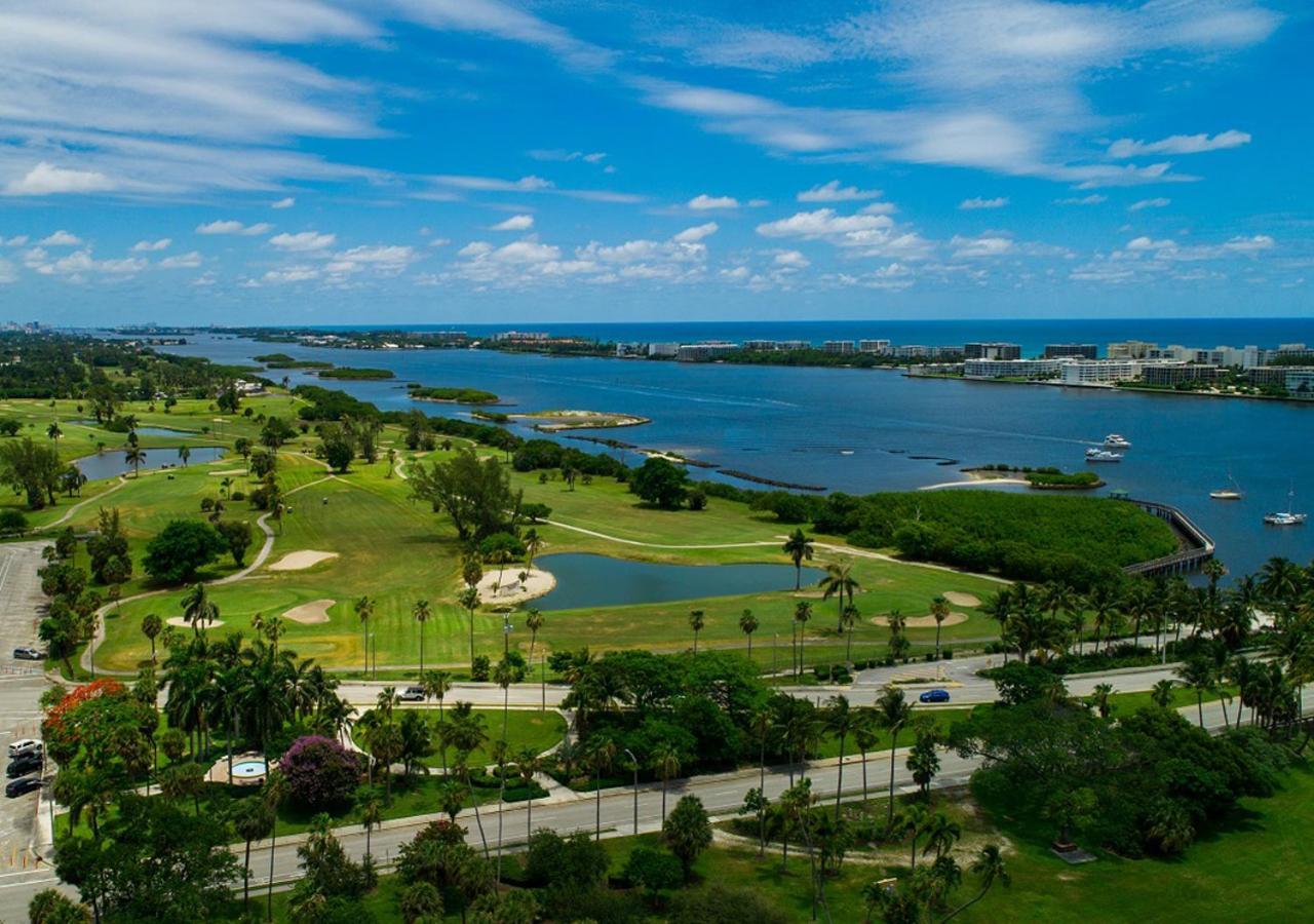 M Lake Worth Beach - Modern Villas Near West Palm Beach, Chic Retro Vibes, King Bed, Cozy Backyard, Bbq, Workspace, High-Speed Internet, Free Parking, 5 Minutes To Downtown & Beach Dış mekan fotoğraf