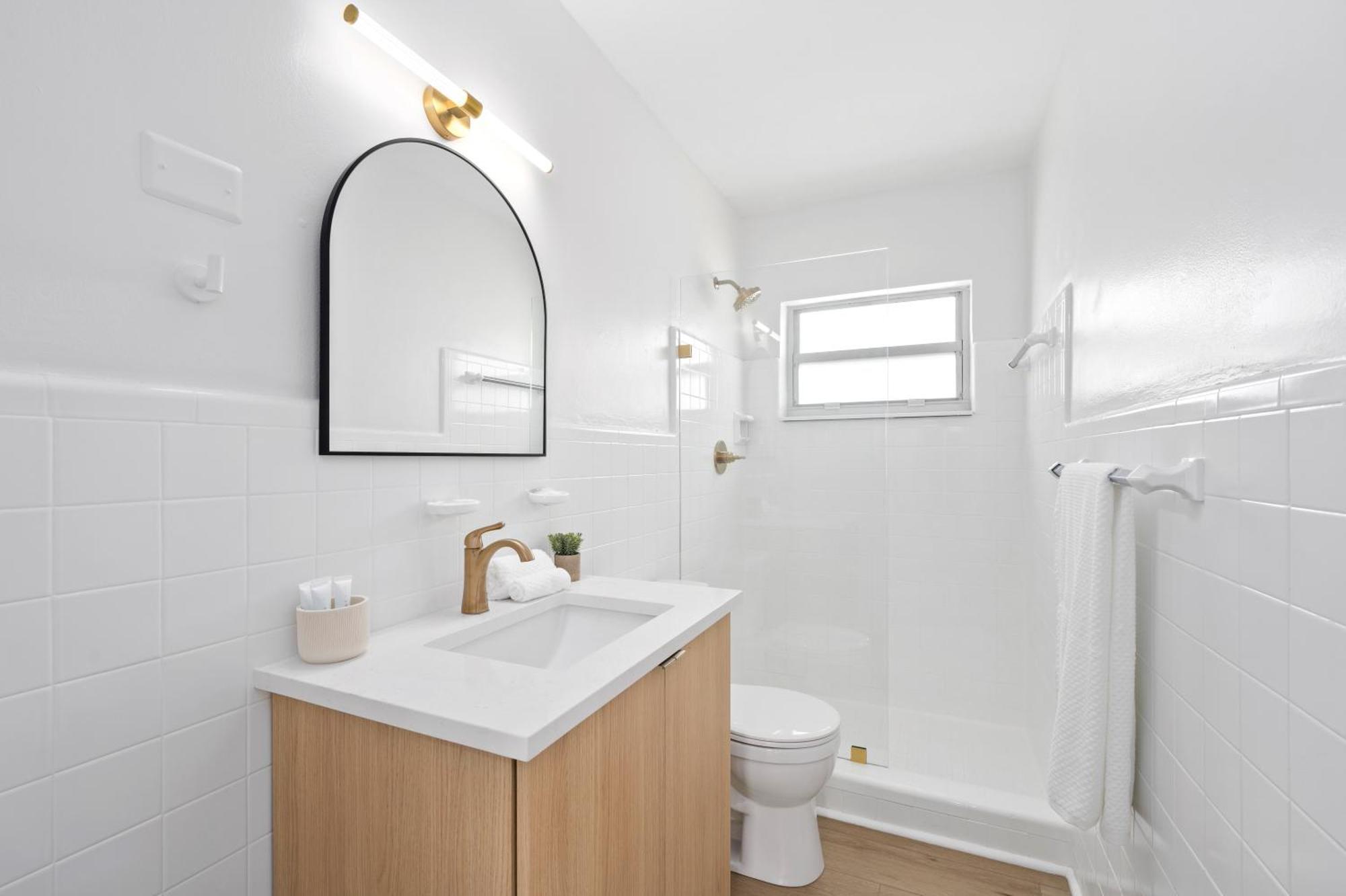 M Lake Worth Beach - Modern Villas Near West Palm Beach, Chic Retro Vibes, King Bed, Cozy Backyard, Bbq, Workspace, High-Speed Internet, Free Parking, 5 Minutes To Downtown & Beach Dış mekan fotoğraf