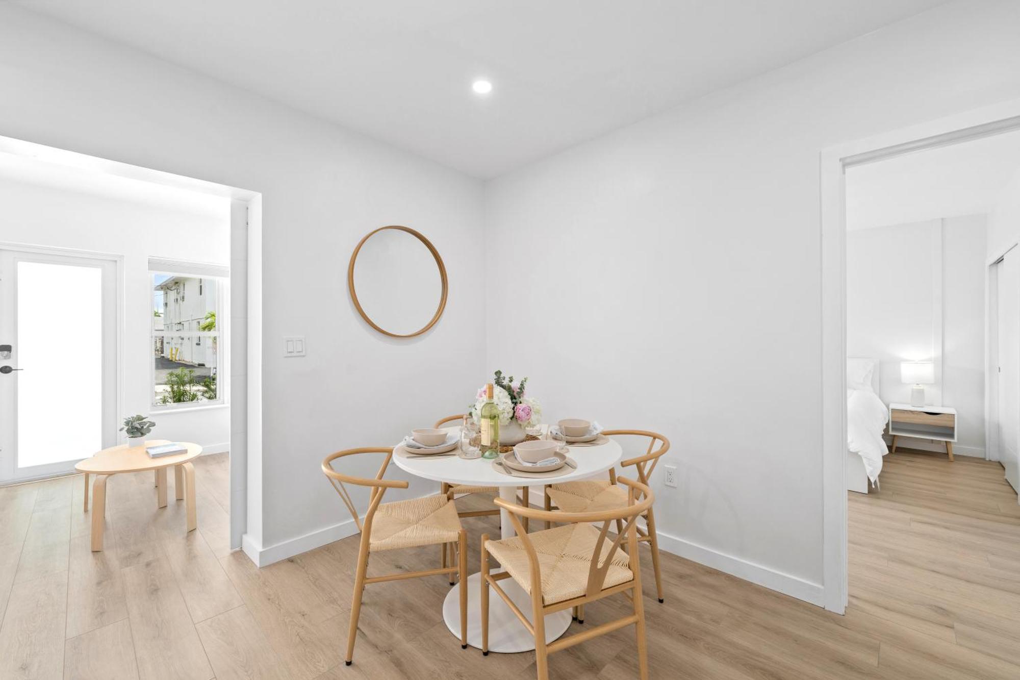 M Lake Worth Beach - Modern Villas Near West Palm Beach, Chic Retro Vibes, King Bed, Cozy Backyard, Bbq, Workspace, High-Speed Internet, Free Parking, 5 Minutes To Downtown & Beach Dış mekan fotoğraf
